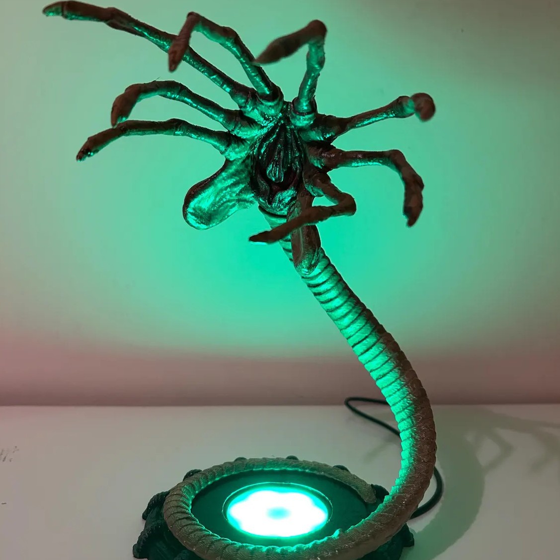 외계인 페이스허거 램프 야간 조명, LED 조명이 있는 - Home Decor Com 리뷰 및 가격